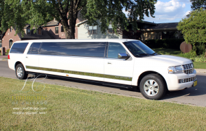 14 passenger SUV limousine Lincoln Navigator