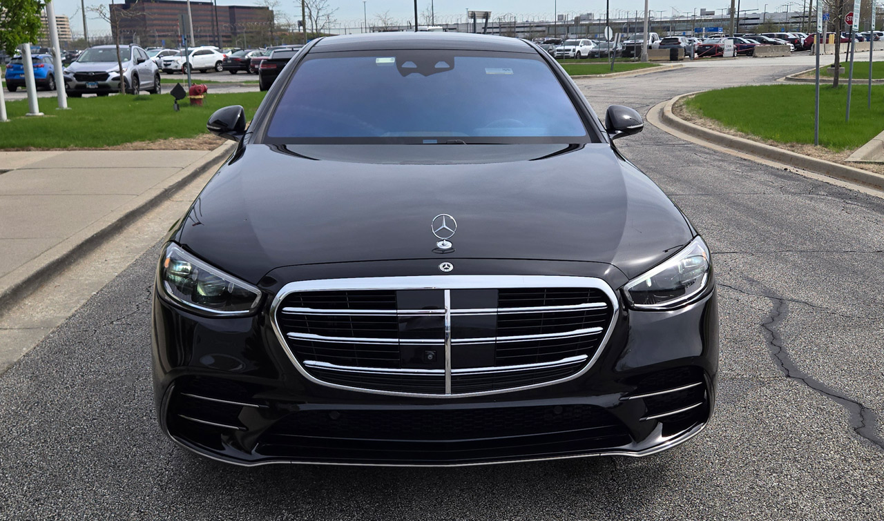 Chicago Mercedes Benz S580 Limousine Car service