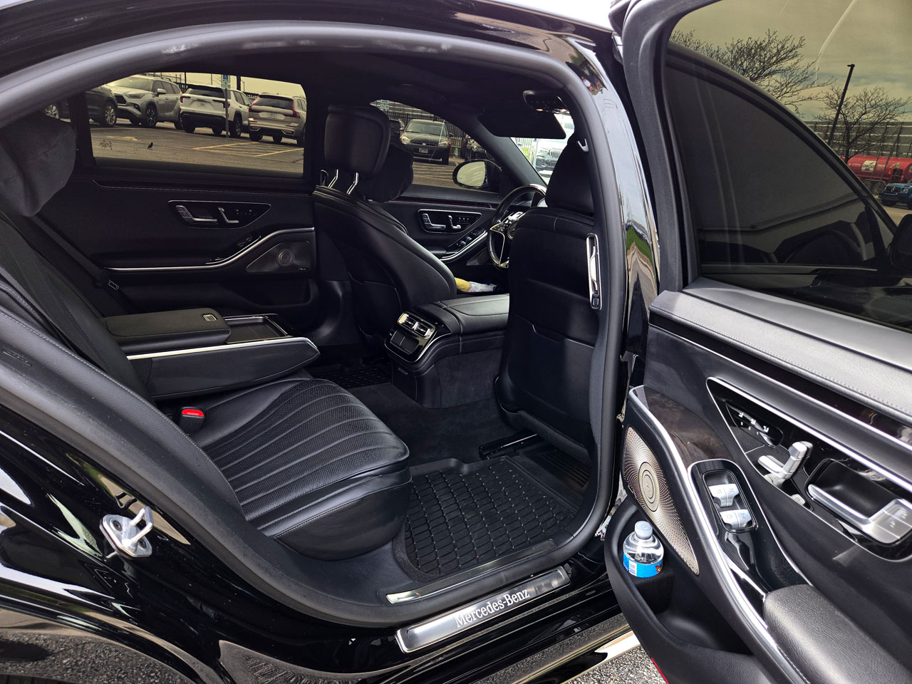 2026 Mercedes Benz s580 Passenger side
