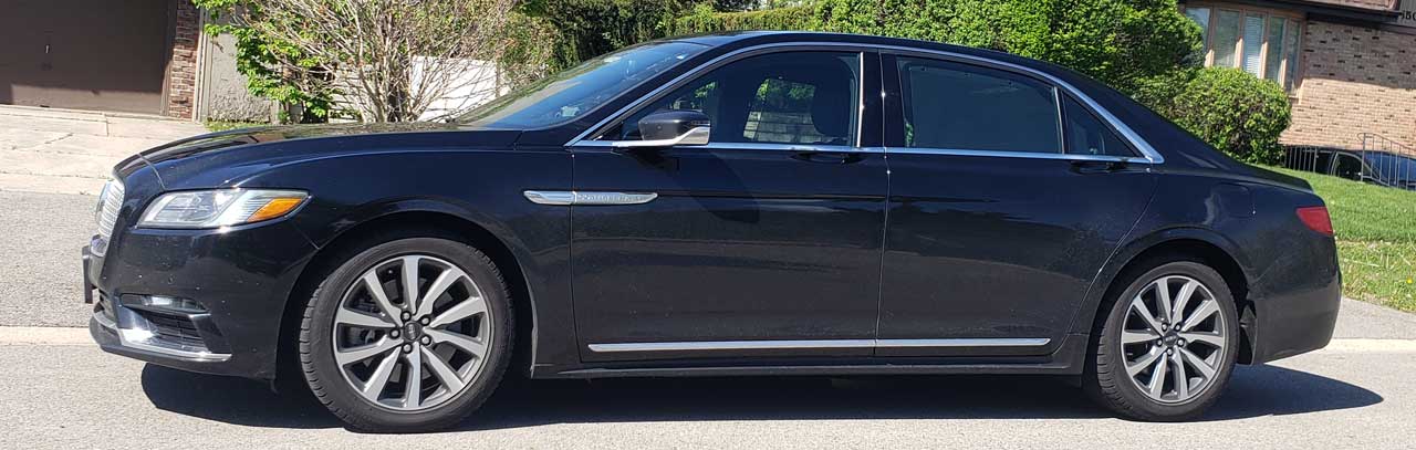 Lincoln Continental A Pleasant Way to Arrive Anywhere in Chicago