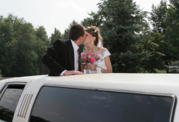 get a romantic wedding with limo Chicago